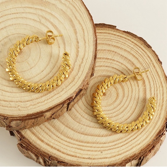NEW💎18K Gold Braided Twisted Hoop Earrings* - Picture 6 of 12